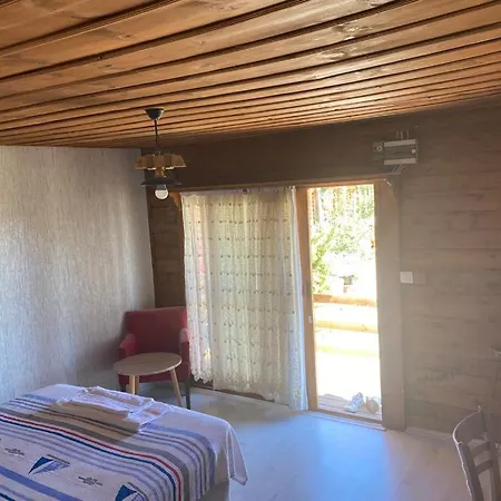 Cozy Tiny House With Shared Pool And Balcony In Bodrum 度假居 *